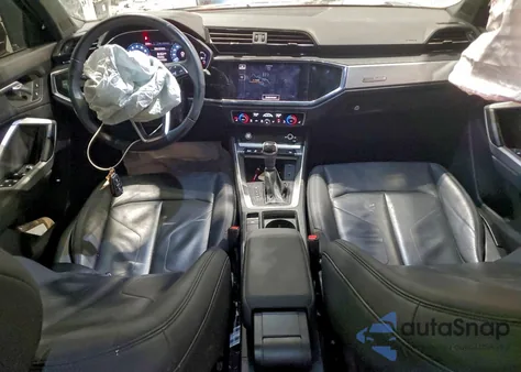 2020 Audi Q3 Premium z USA, uszkodzony, nr VIN WA1AECF31L1010053